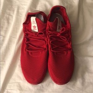 Hu Adidas red Pharrell Williams shoe